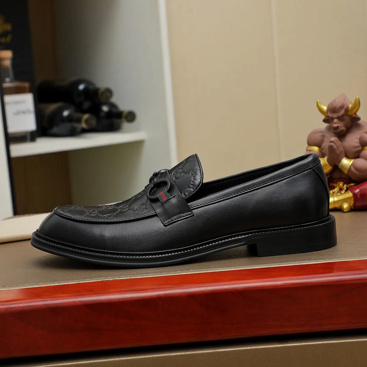 Men's shoes 💰460 💰💰Gucci official website men's business formal leather shoes update💥Hong Kong counters synchronize new styles💥completely one to one replica shipment👍zero difference in counter quality 0⃣️all made of imported first-layer cowhide on the outside with original hardware buckles➕water-dyed🐂leather lining production, color, code matching 39-44 (customized at 38.45.46)……